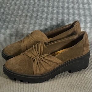 Clarks Women’s Calla Style Lug Sole Slip On Shoes Size 7